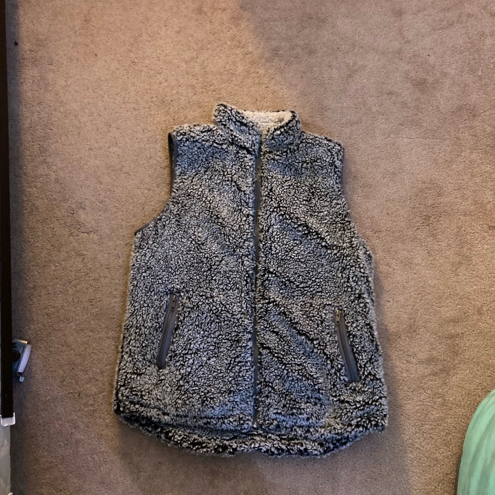fleece vest size m